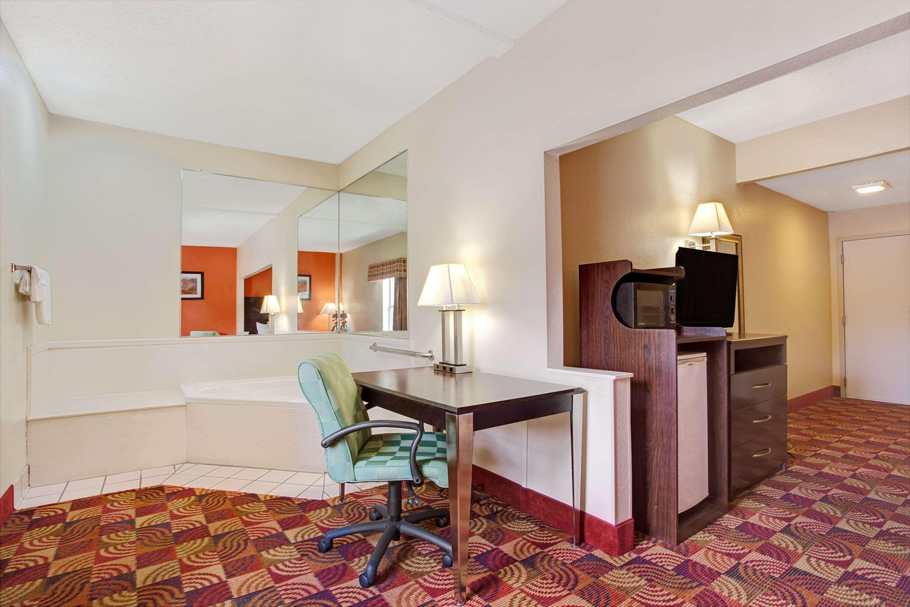 Days Inn & Suites By Wyndham Ridgeland Ngoại thất bức ảnh